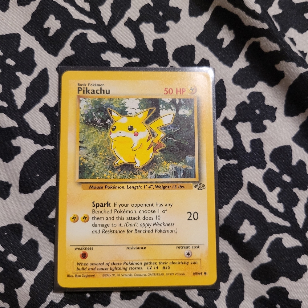Pikachu Pokémon Card